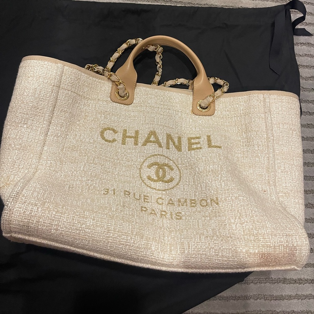 Chanel Deauville shopping bag